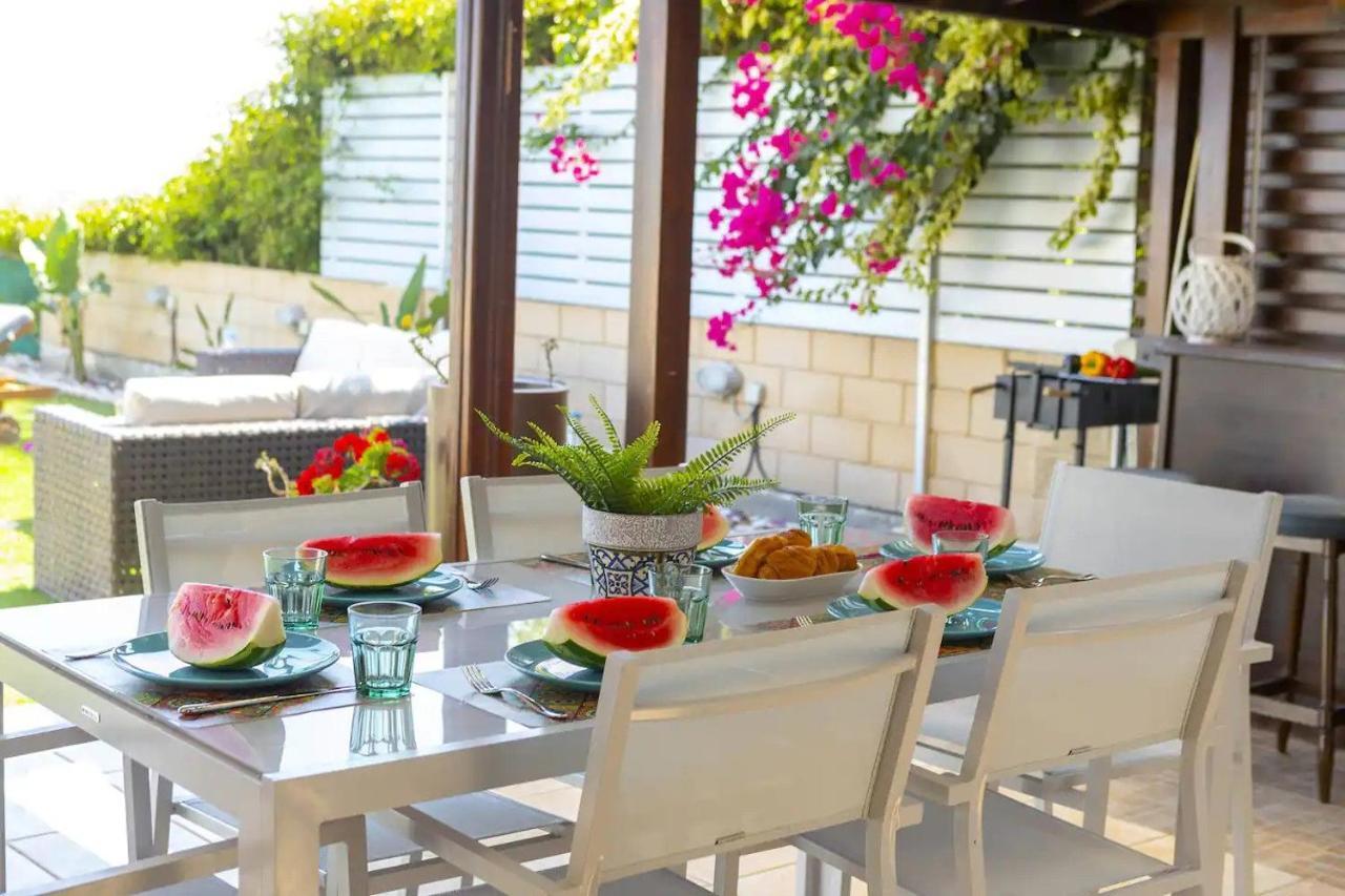 Beachfront Villa Carpe Diem Kiti Buitenkant foto