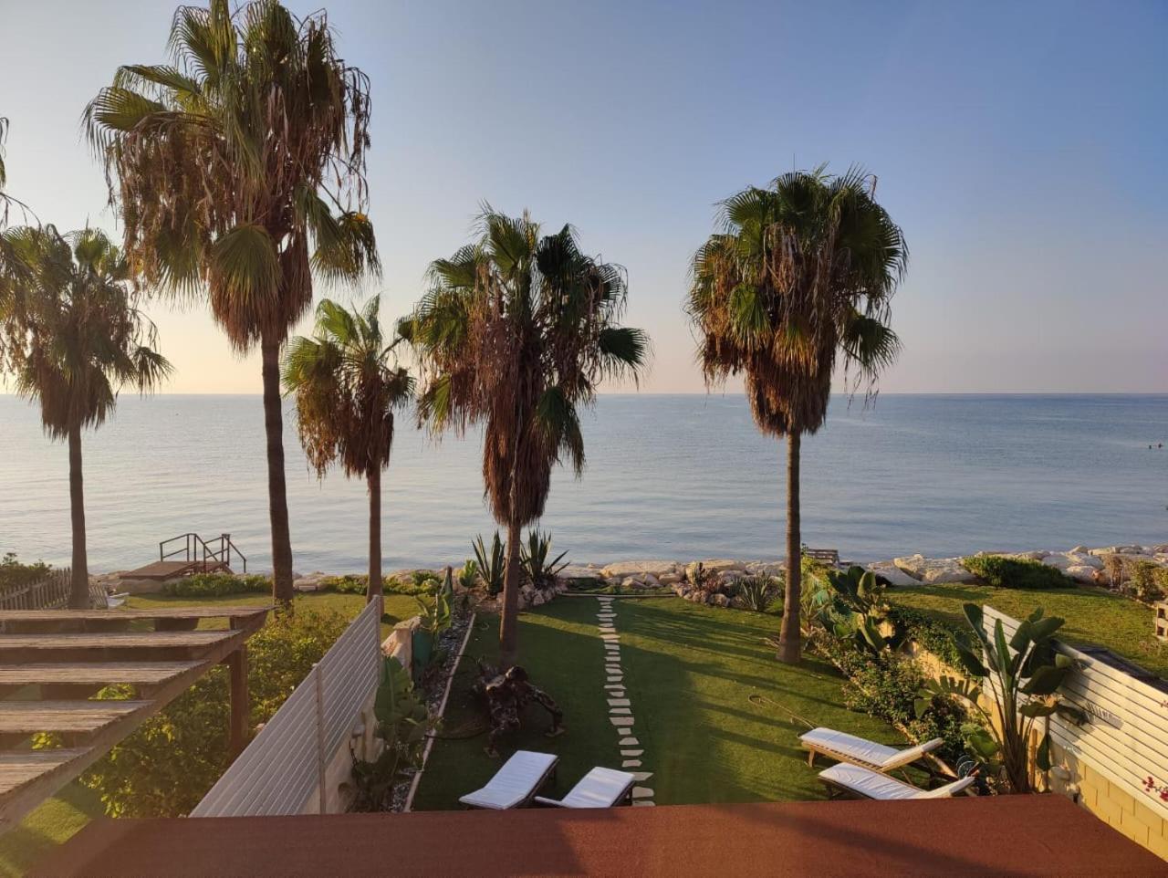 Beachfront Villa Carpe Diem Kiti Buitenkant foto