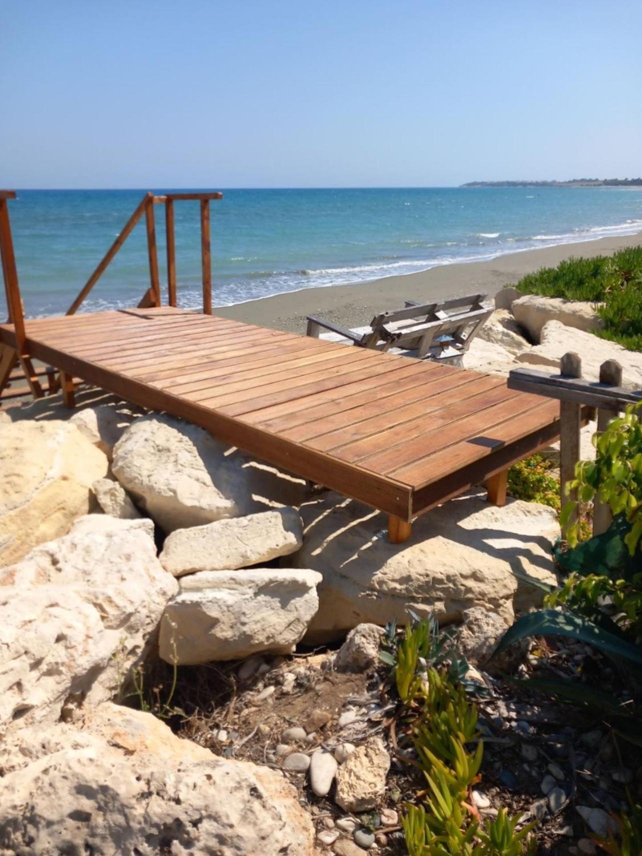 Beachfront Villa Carpe Diem Kiti Buitenkant foto